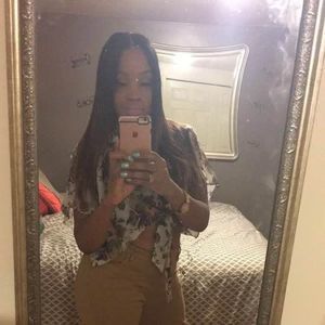 Meet your Posher, Lotia